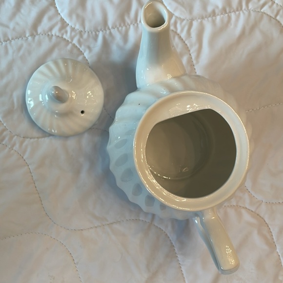 Charming little teapot for one - Picture 4 of 10